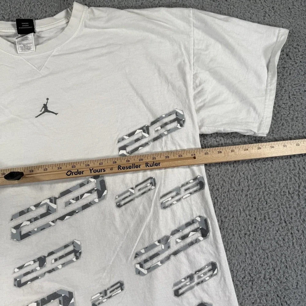 Vintage Jordan Center Logo T Shirt Mens‎ 2XL White Embroidered AOP Short Sleeve
